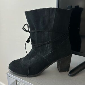Toms Suede Black Tie Booties